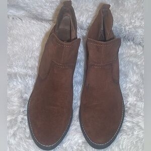 Sonoma women’s Brown ankle leather boots size 10